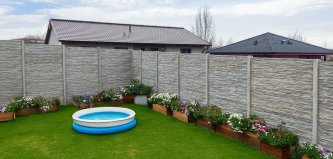 Jak betonový plot pomáhá snížit hluk z okolí?